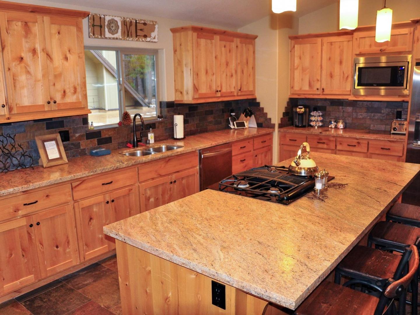 Becka Lake Retreat home Main image 2